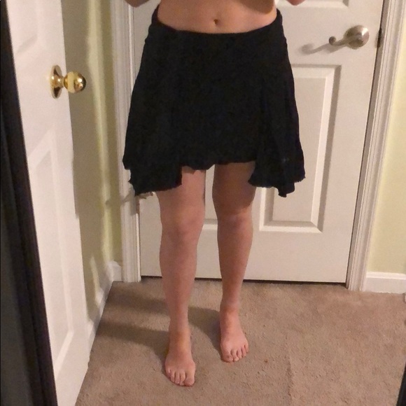 Free People NEVER WORN black skirt ! - Picture 4 of 5